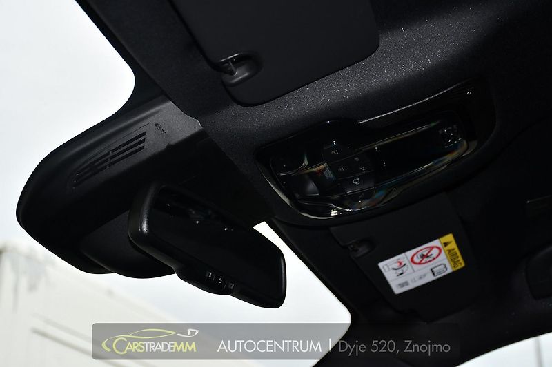 Alfa Romeo Giulia 2.0T 16V 206kW VELOCE AT8 Q4 - fotka 45 z 53