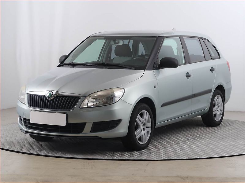 Škoda Fabia (2010) 1.2, jezdí výborně - fotka 2 z 13