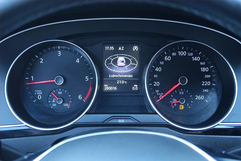 Volkswagen Passat (2015) 2.0 TDI, Automat, Kůže, Navi - fotka 11 z 26