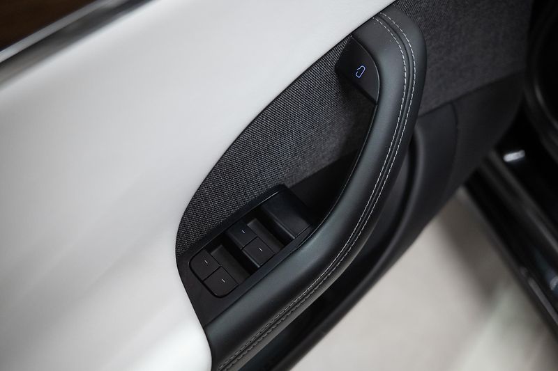 Tesla Model S (2023) Free Unlimited Supercharging - fotka 23 z 59