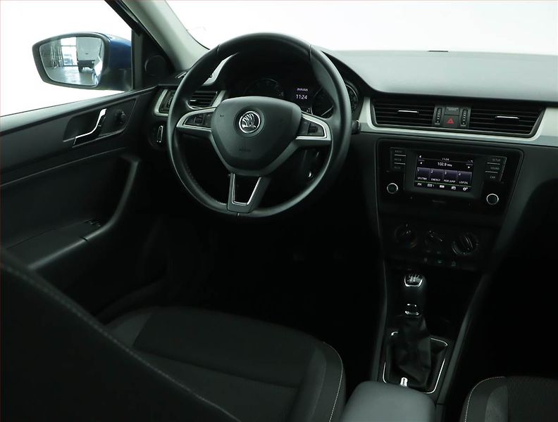 Škoda Rapid (2015) Spaceback 1.2 TSI - fotka 7 z 14