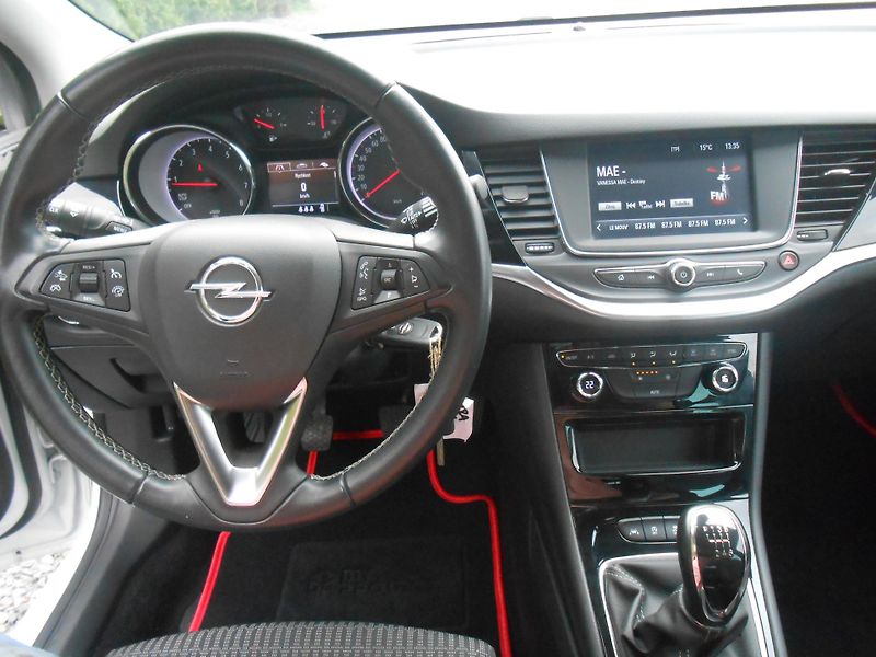 Opel Astra 1.2,KAMERA,NAVI,62TKm - fotka 27 z 38