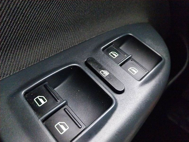 Škoda Octavia (2013) Ambition 2.0 TDI, ČR,1.maj - fotka 17 z 17