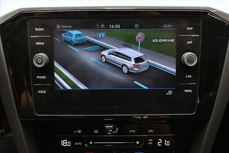 Volkswagen Passat 2,0 TDI 110kW DSG Business Zár - fotka 20 z 31