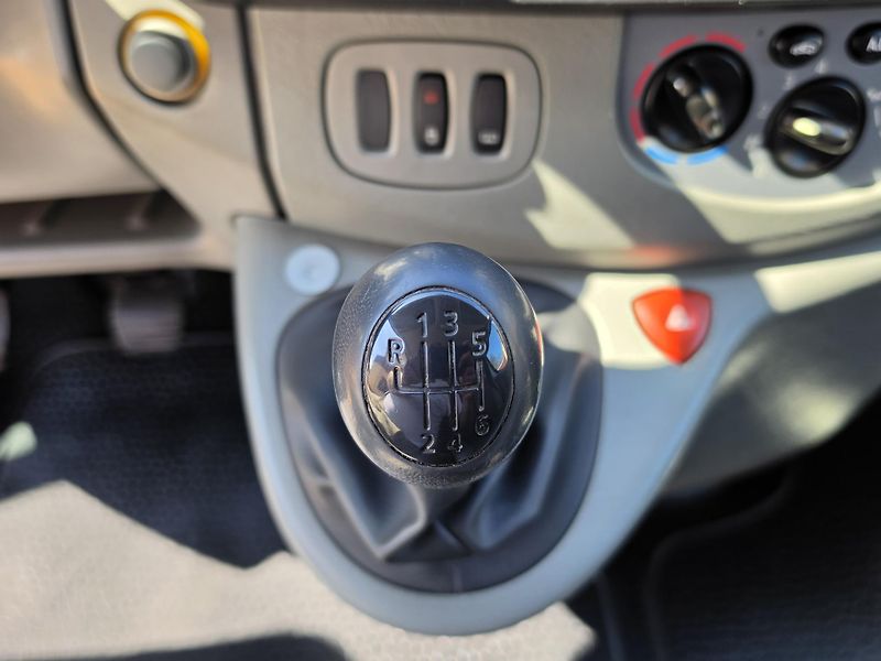 Opel Vivaro 2.0CDTi 84kW 6-MÍST*KLIMA*T.Z. - fotka 17 z 39