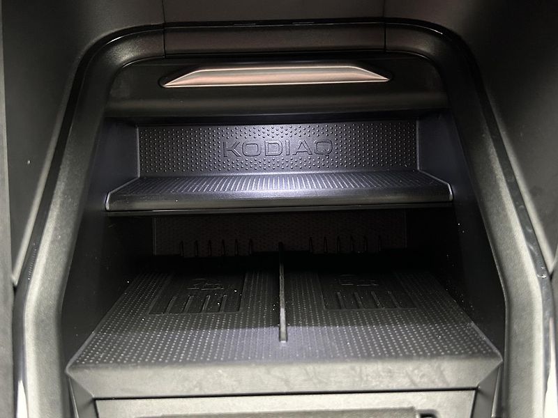 Škoda Kodiaq 2.0 TDI 4x4 SportLine - fotka 14 z 28