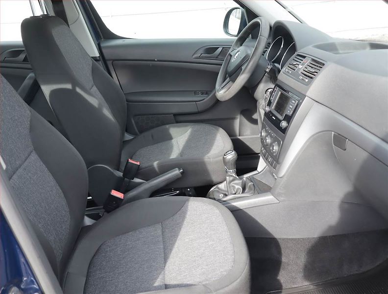 Škoda Yeti (2016) 2.0 TDI, 4X4, ČR,1.maj - fotka 9 z 17