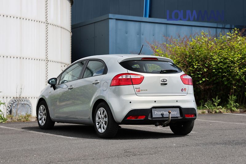 Kia Rio 1.4 DOHC - fotka 20 z 21