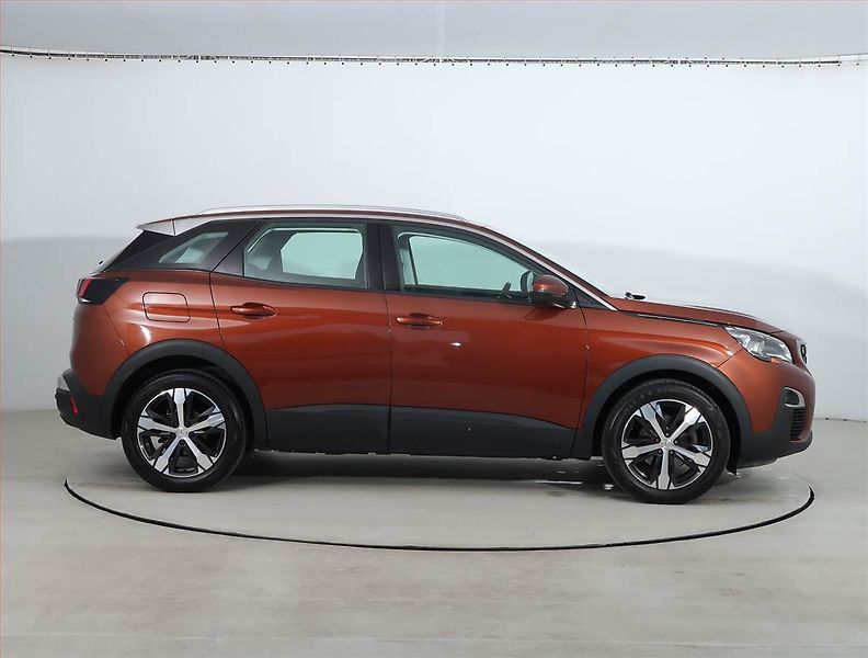 Peugeot 3008 (2017) 1.2 PureTech, Tempomat - fotka 6 z 19