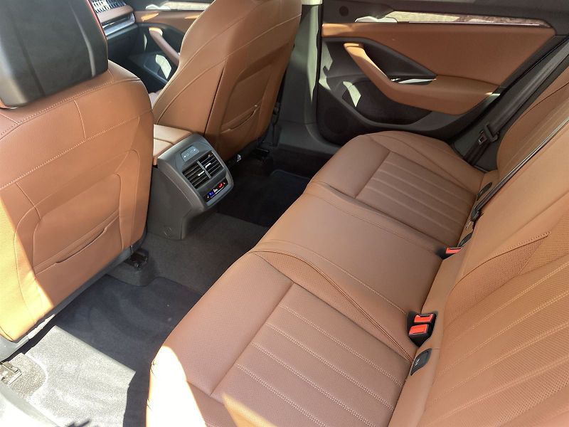 Škoda Superb (2025) Combi 1.5 TSI DSG L&K - fotka 10 z 41