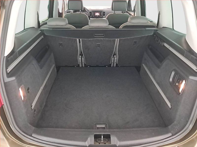 Seat Alhambra (2013) 2.0 TDI, Automat, Navi, Xenony - fotka 14 z 16