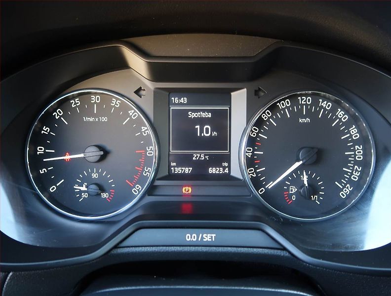 Škoda Octavia (2014) Ambition 1.6 TDI, ČR,1.maj - fotka 11 z 19