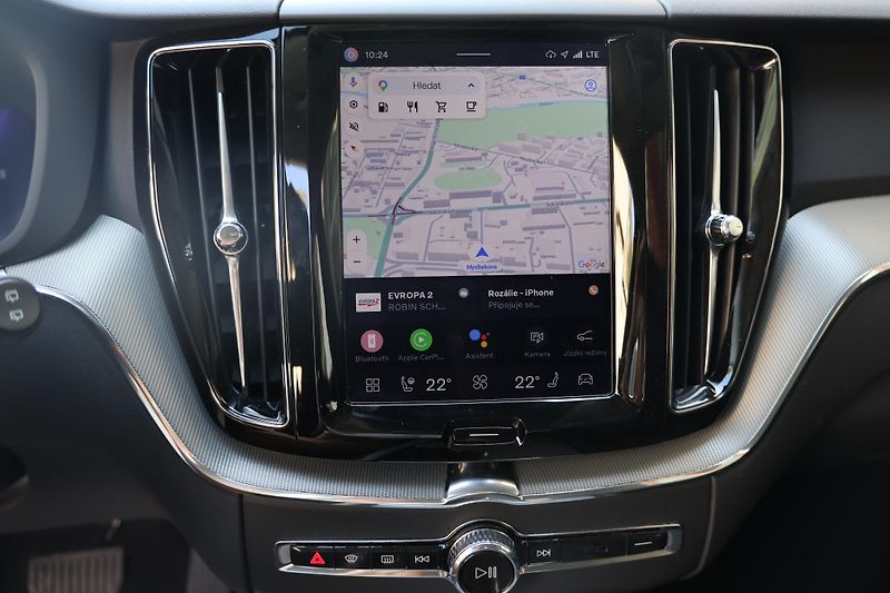 Volvo XC60 (2025) Plus, B5 AWD Mild hybrid - fotka 13 z 21