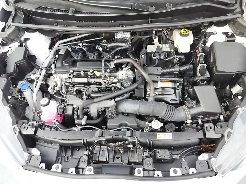 Toyota Yaris 1.5 hybrid - fotka 26 z 26