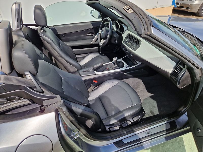 BMW Z4 2.0 Klima - fotka 24 z 32