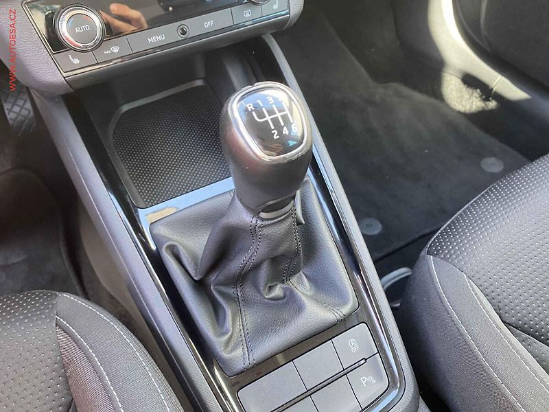 Škoda Kamiq (2023) 1.0 TSi, TOUR, LED, kamera, - fotka 17 z 20