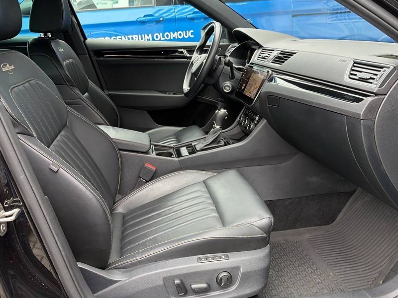 Škoda Superb (2021) kombi 2.0 TDI 7DSG Laurin&Klem - fotka 32 z 35