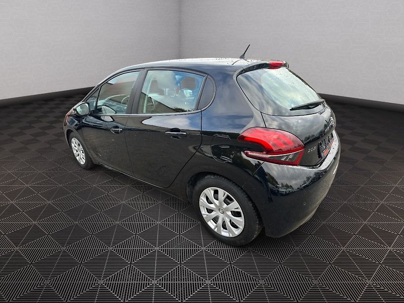 Peugeot 208 (2017) 1,2 61kw - fotka 5 z 23
