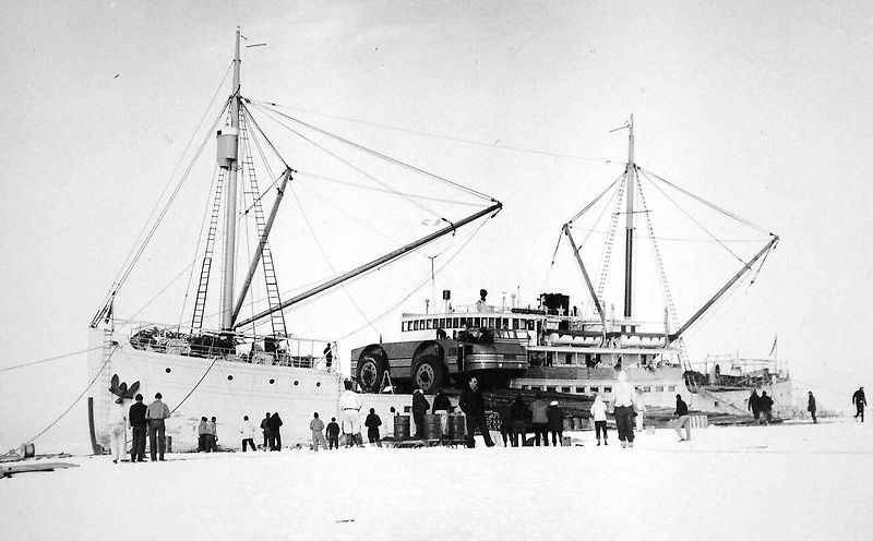Měl dobývat Antarktidu, ale nakonec z toho nic nebylo. Kvůli problému s jízdou se z Antarctic Snow Cruiseru nakonec stala statická základna.