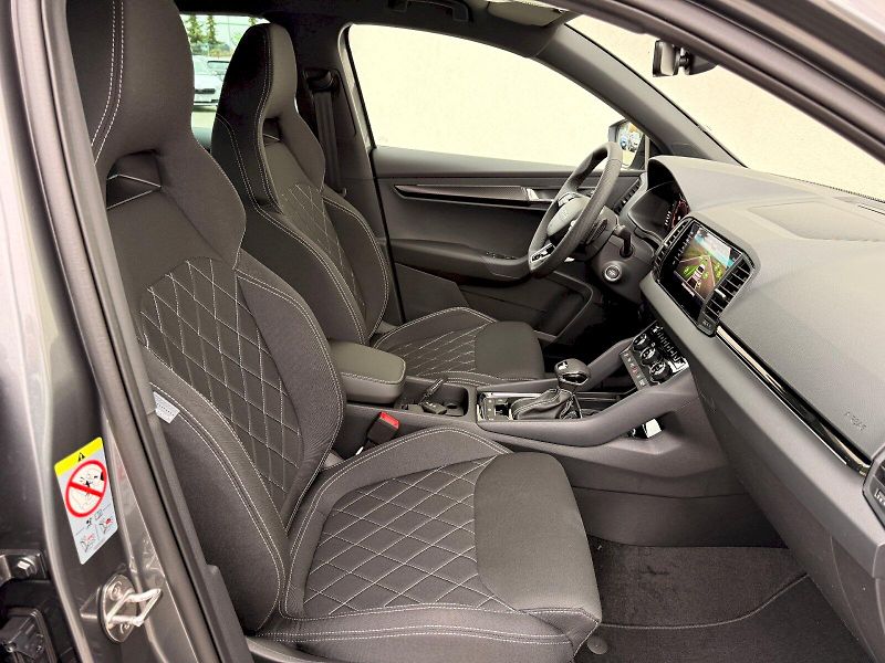 Škoda Karoq (2025) SPORTLINE TSI 1.5/110KW 7AP - fotka 10 z 35