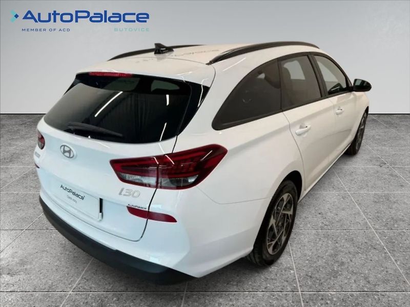 Hyundai i30 1,5 TGDI SMART CLIMA 3390km - fotka 4 z 18