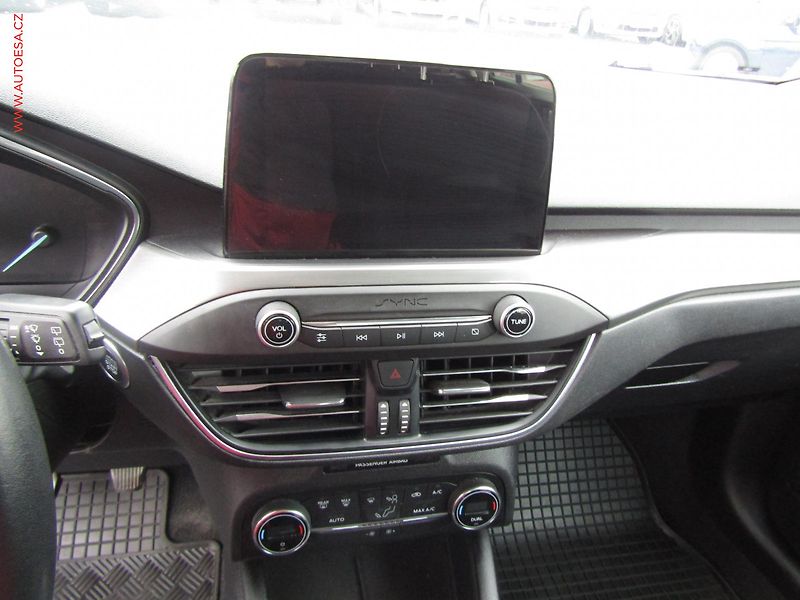 Ford Focus (2019) 2.0 TDCi, ČR, Navi, AC - fotka 14 z 19