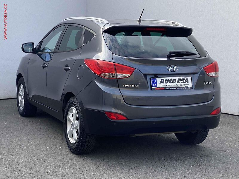 Hyundai ix35 (2011) 2.0i - fotka 6 z 16