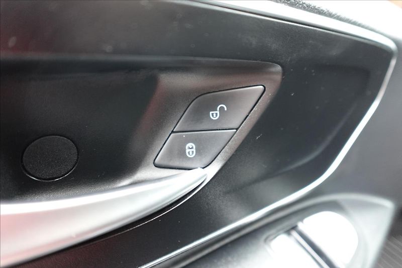 Mercedes-Benz Vito 2,2 119CDi  LONG 8MÍST KLIMA - fotka 27 z 42