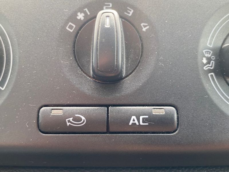 Škoda Roomster (2013) 1,2 TSI (63kW) Man - fotka 18 z 25