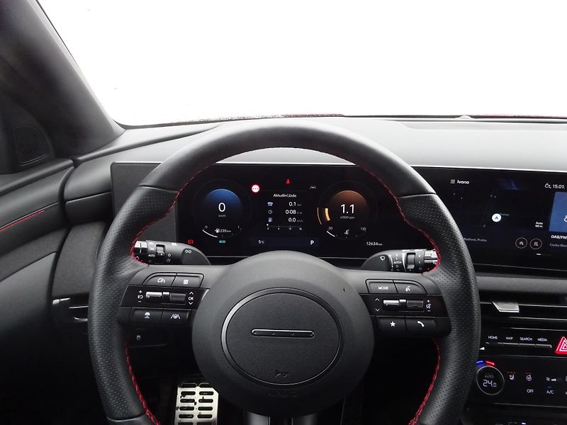 Hyundai Tucson 1.6 T-GDI DCT 118kW N-Line - fotka 15 z 21