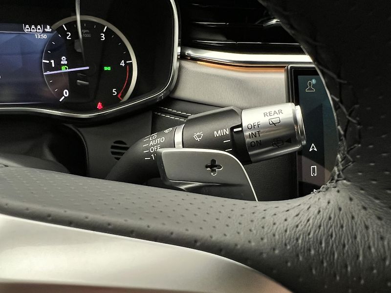 Jaguar F-Pace D200 R-DYNAMIC S AWD AUT - fotka 26 z 44
