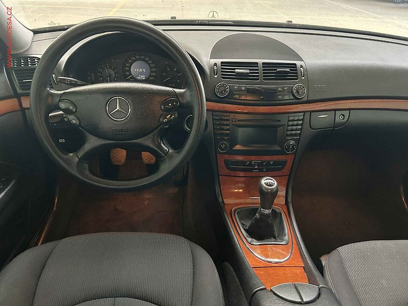 Mercedes-Benz Třídy E (2007) 2.2CDi E220, 1.maj, Xenon - fotka 8 z 15