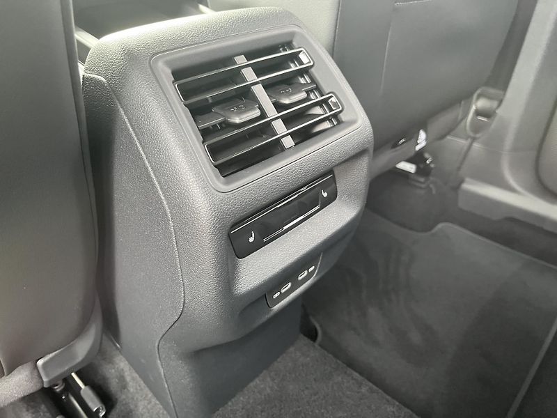 Volkswagen Tiguan 2.0TDI 7DSG 110kW PEOPLE - fotka 21 z 23