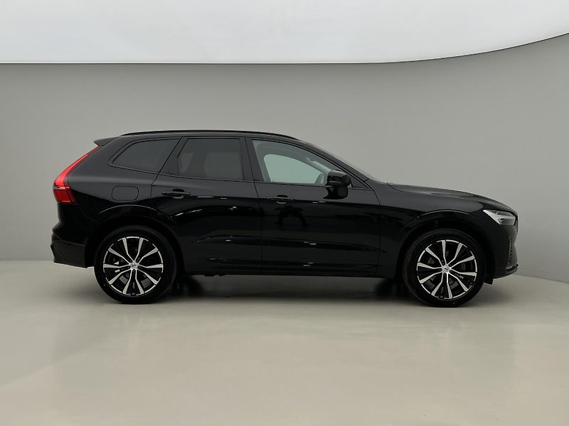 Volvo XC60 B5 AWD DARK PLUS AUT  - fotka 10 z 45