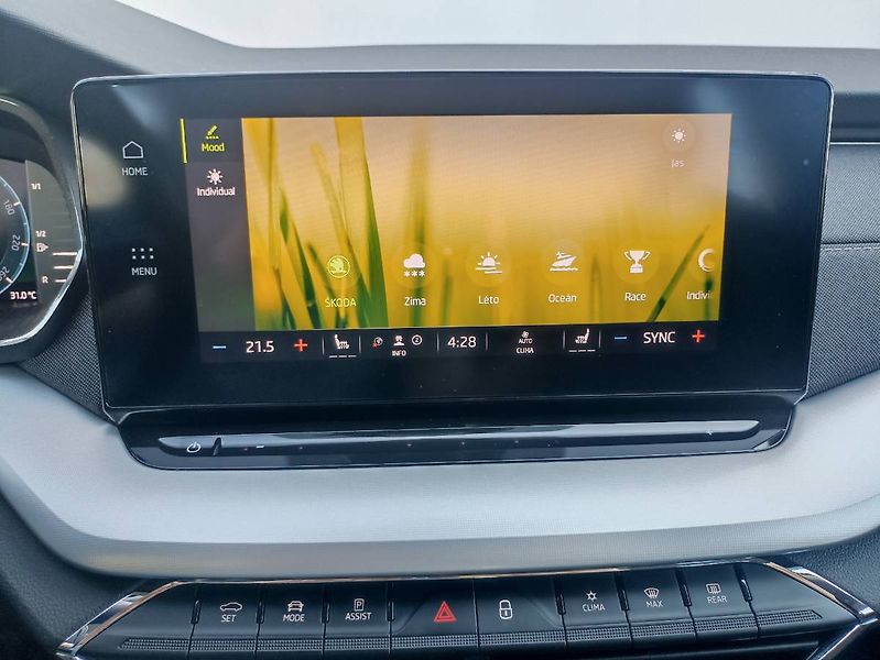 Škoda Octavia (2023) 2.0 TDI DSG Tažné Head Up disp - fotka 32 z 33
