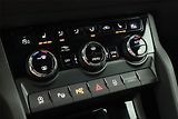 Škoda Karoq (2025) 1.5 TSI, Sportline, Navigace - náhled 17