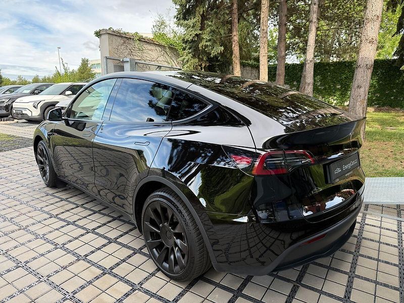 Tesla Model Y Long Range AWD Tažné / záruka - fotka 4 z 40