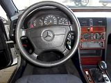Mercedes-Benz Třídy C (1995) 180 Elegance - man. převodovka - náhled 6