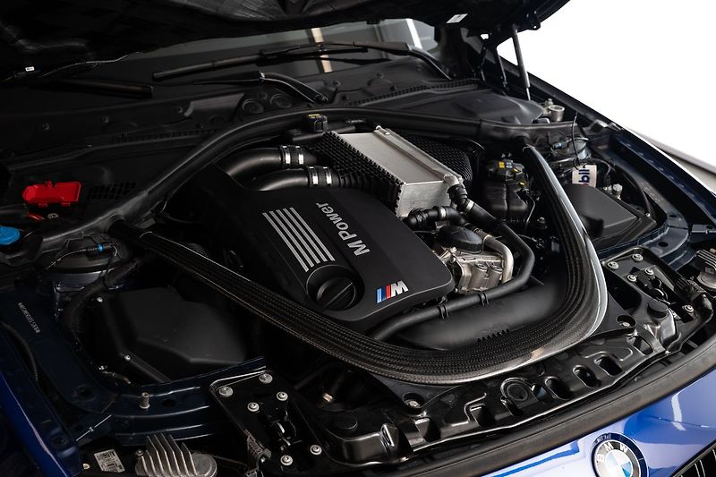 BMW M3 CS/HarmanKardon/Keramické Brzd - fotka 21 z 31