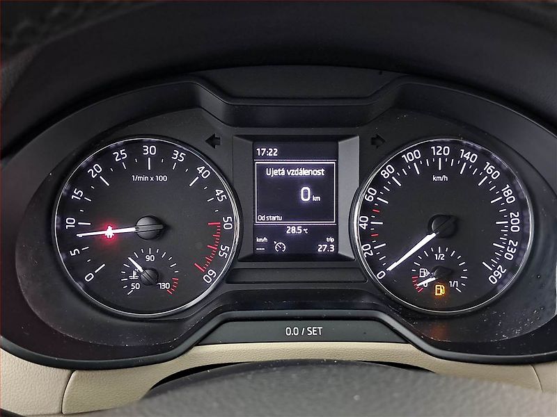 Škoda Octavia (2014) Ambition 1.6 TDI, 4X4 - fotka 11 z 16