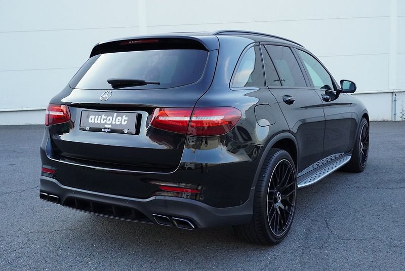 Mercedes-Benz GLC (2019) 300 4MATIC AMG - fotka 11 z 32