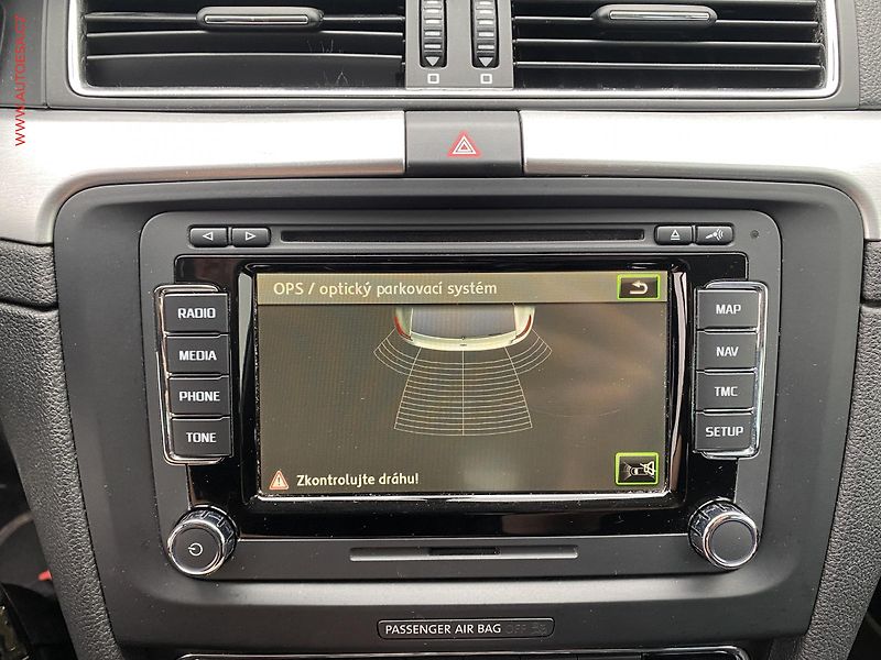 Škoda Superb (2015) 2.0 TDi, Ambition, DSG, navi - fotka 18 z 19