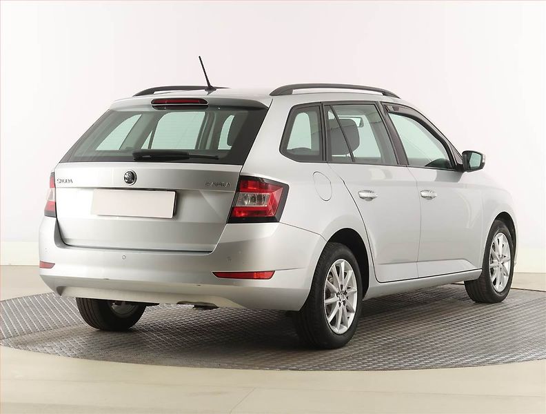 Škoda Fabia (2018) Ambition 1.0, Serv.kniha - fotka 5 z 19