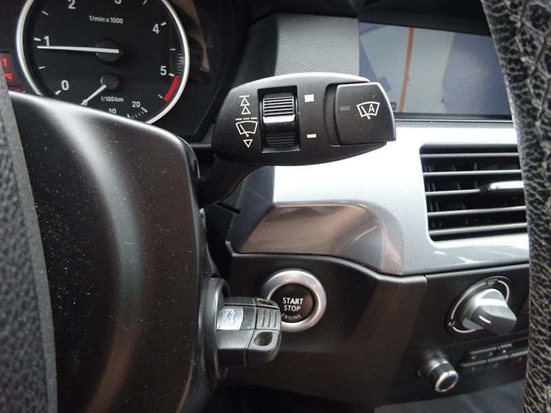 BMW Řada 5 520d 120kW KŮŽE SERVIS - fotka 18 z 31