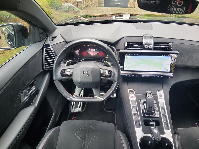 DS Automobiles DS7 (2023) 1.5 BlueHDi 130 EAT8 Performan - fotka 11 z 23