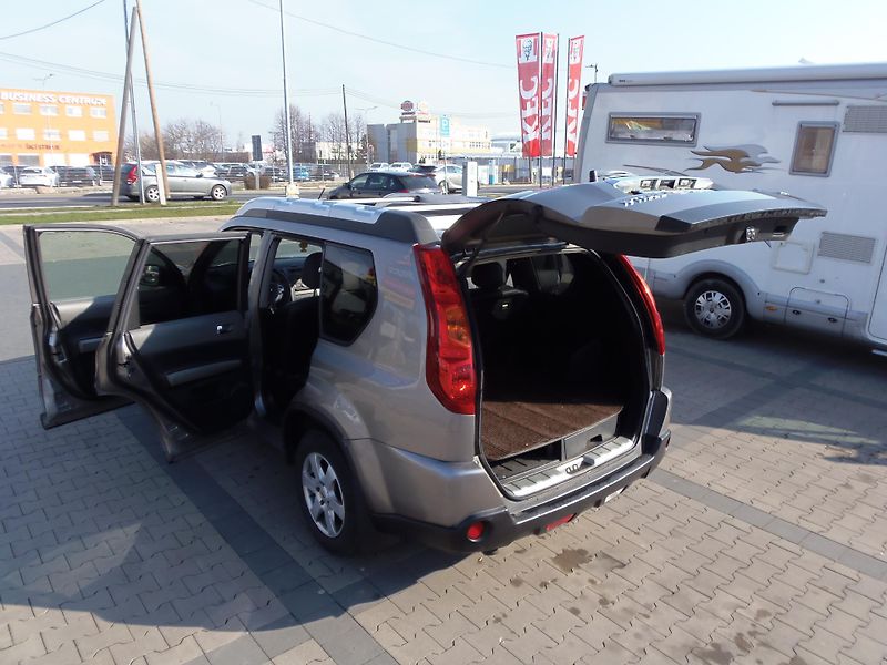 Nissan X-Trail (2010) 2.0 DCi 4x4 manuál ČR původ - fotka 18 z 23