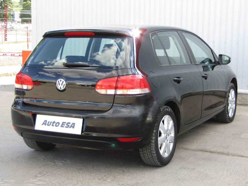 Volkswagen Golf (2009) 1.4 MPI, AC, výhřev sed - fotka 4 z 15