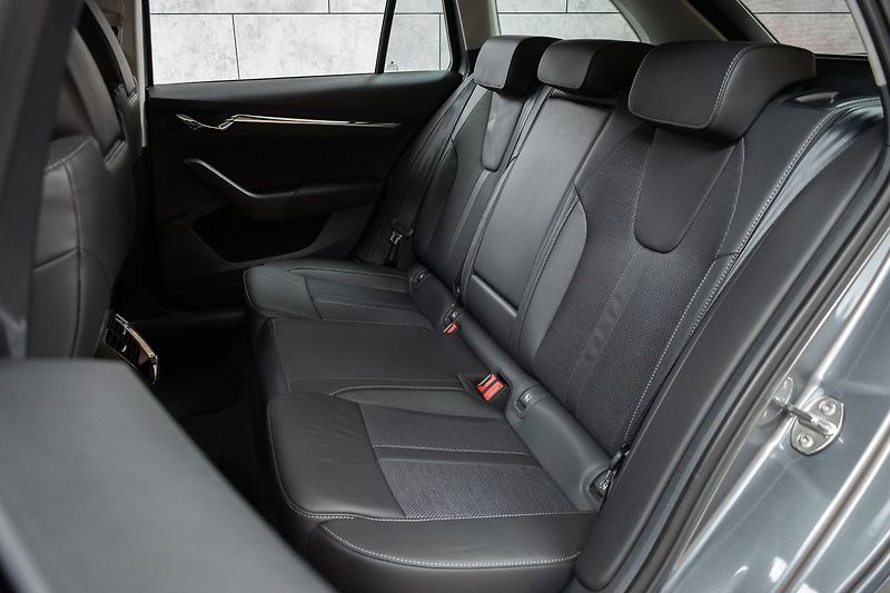 Škoda Octavia 2.0 TDI STYLE*KESSY*DPH*ČR 1.M - fotka 11 z 41