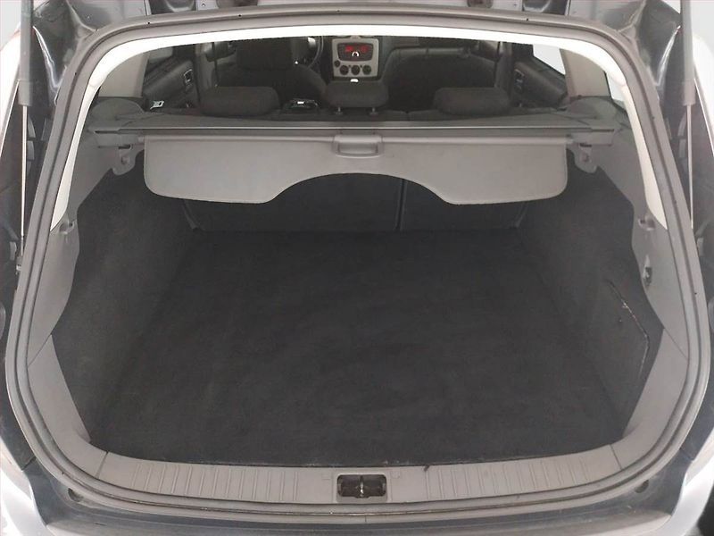 Ford Focus (2010) 1.6 TDCi, nová STK - fotka 14 z 16