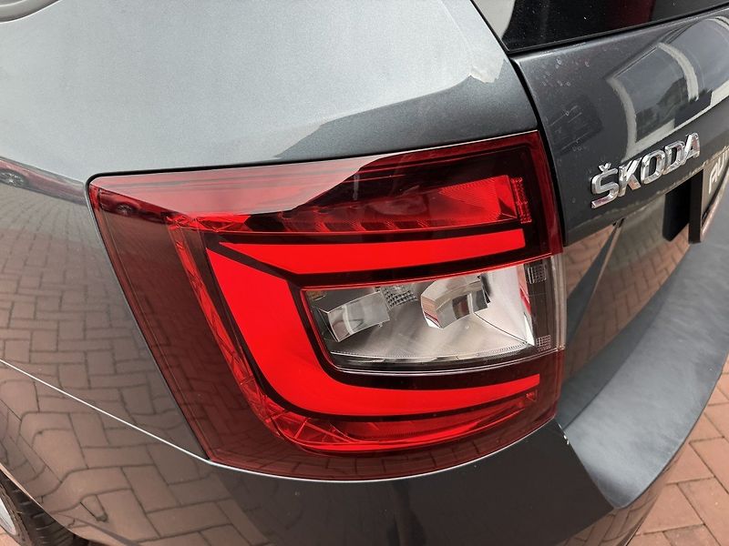 Škoda Octavia (2018) RS 2.0 TDi DSG ACC LED 135kW - fotka 41 z 50